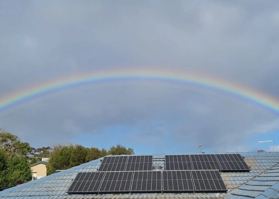 On-Grid vs Off-Grid Solar Systems for Industrial Use: Which Is Better?